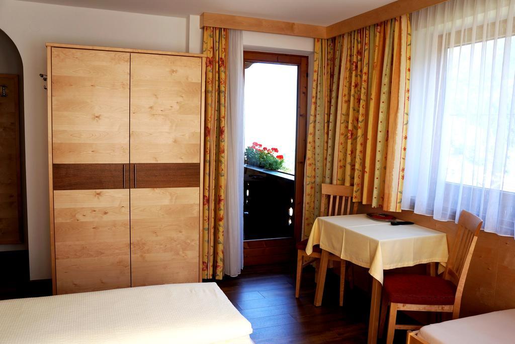 Apartamento Roasnerhof Finkenberg Habitación foto