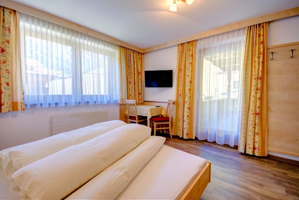 Apartamento Roasnerhof Finkenberg Habitación foto